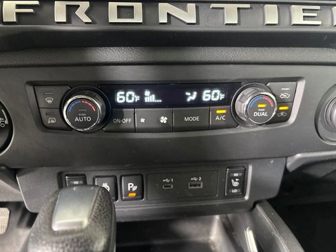 Used 2025 Nissan Frontier SV w/ SV Convenience Package AWD/4WD image 17