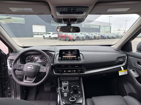 New 2026 Nissan Rogue SV image 28