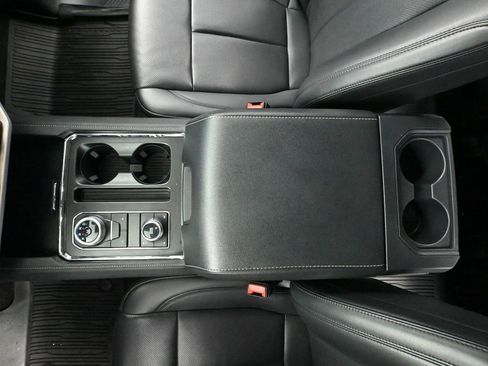 Used 2024 Ford Expedition Max XLT image 36