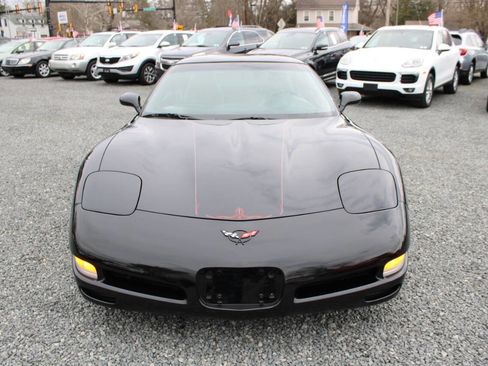 Used 2004 Chevrolet Corvette Base 2dr Coupe image 3