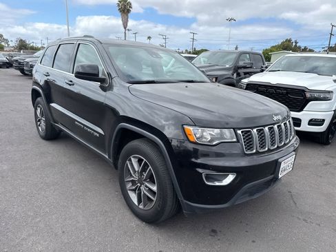 Used 2020 Jeep Grand Cherokee Laredo w/ Laredo X Package RWD image 9
