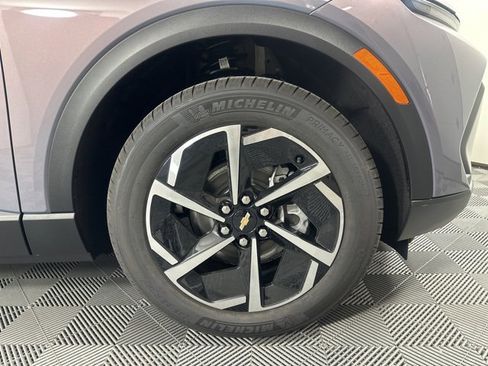 New 2026 Chevrolet Equinox EV LT image 10