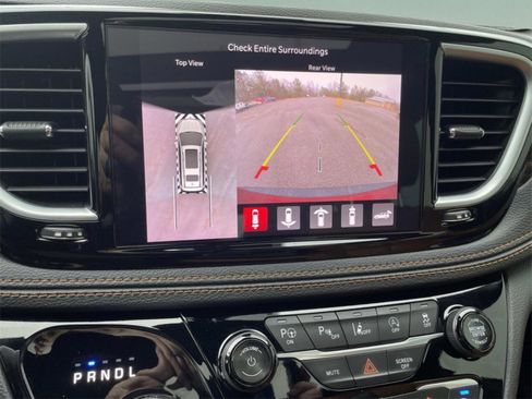 Used 2022 Chrysler Pacifica Pinnacle image 30