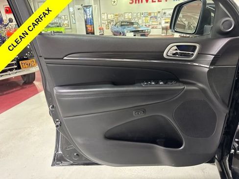 Used 2019 Jeep Grand Cherokee Limited w/ Luxury Group II AWD/4WD image 12