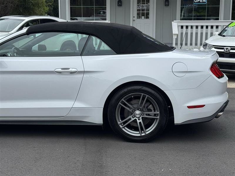 Used 2018 Ford Mustang Premium RWD image 3