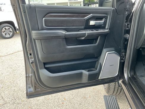 Used 2026 RAM 2500 Laramie AWD/4WD image 10
