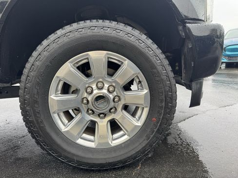 Used 2017 Ford F250 Platinum w/ Platinum Ultimate Package AWD/4WD image 13