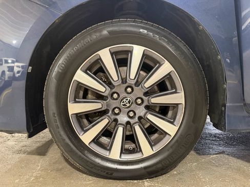 Used 2018 Toyota Sienna XLE Premium AWD/4WD image 21