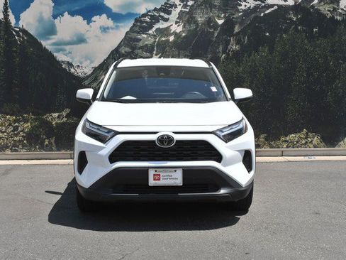 Used 2024 Toyota RAV4 XLE AWD/4WD image 5