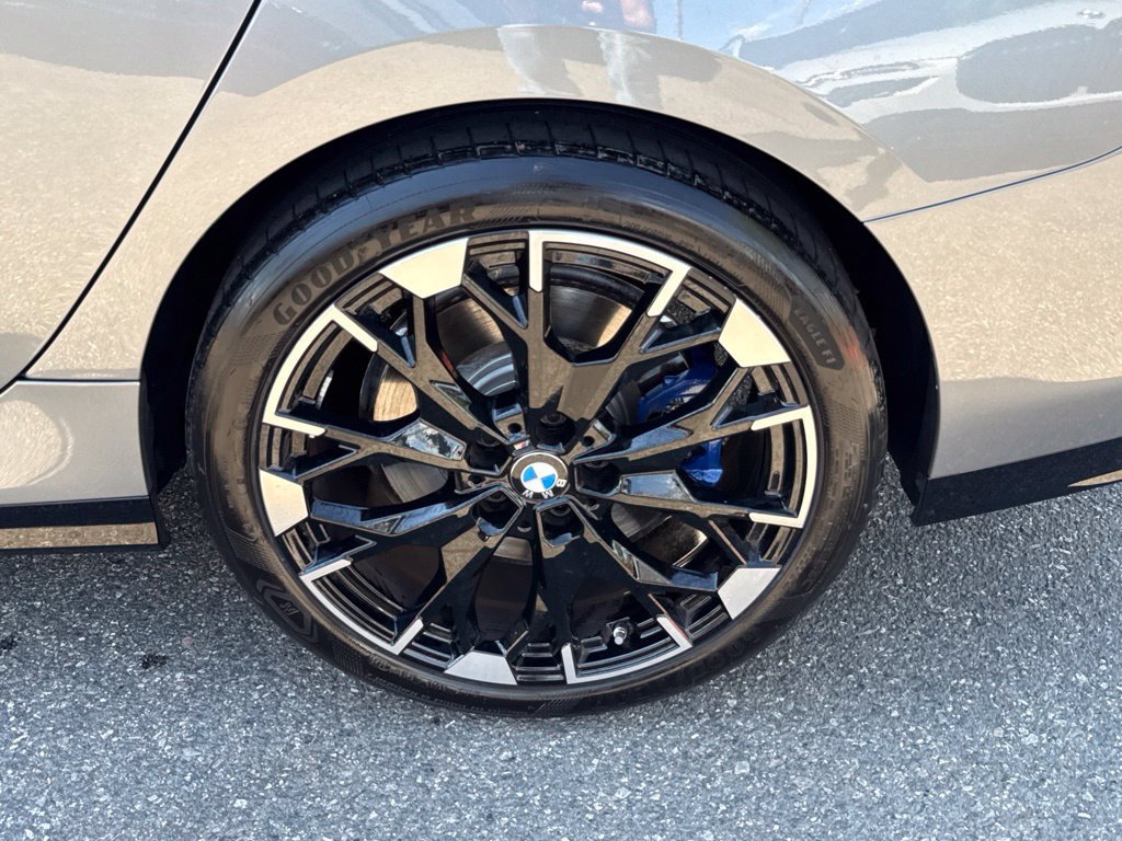 Used 2026 BMW M235i xDrive w/ Technology Package AWD/4WD image 14
