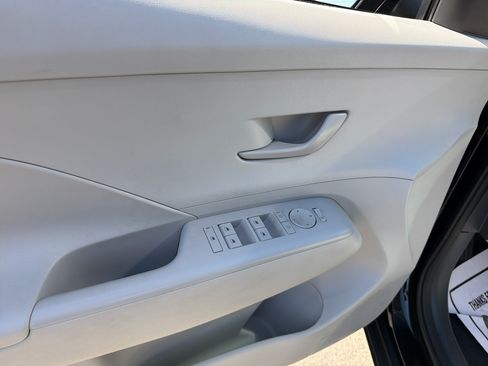 Used 2025 Hyundai Kona SEL AWD/4WD image 14