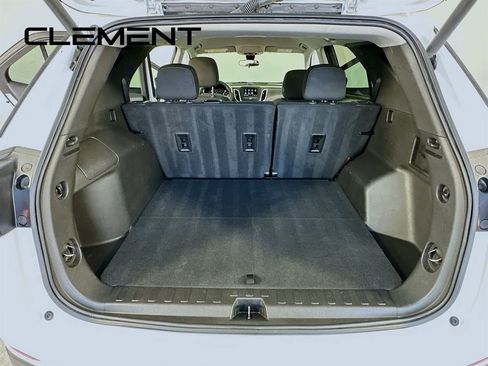 Used 2023 Chevrolet Equinox LT AWD/4WD image 11