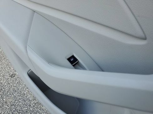 Certified 2024 Volkswagen Jetta SE FWD image 19