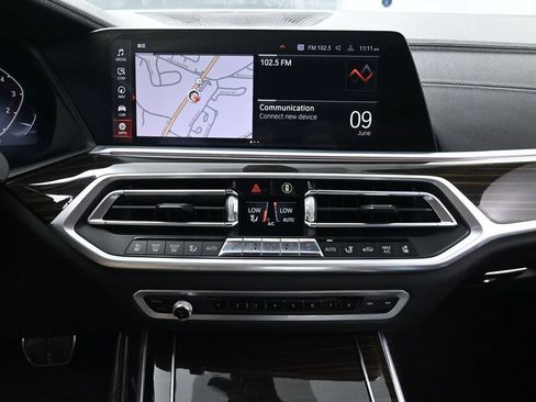 Used 2021 BMW X7 xDrive40i w/ M Sport Package AWD/4WD image 34