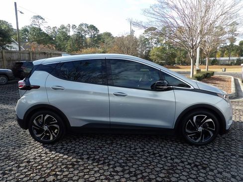 Used 2023 Chevrolet Bolt LT w/ Infotainment Package image 11