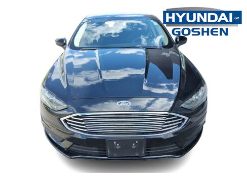 Used 2017 Ford Fusion SE w/ Fusion SE Technology Package FWD image 2