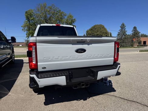 Used 2025 Ford F250 XLT w/ Black Appearance Package AWD/4WD image 4