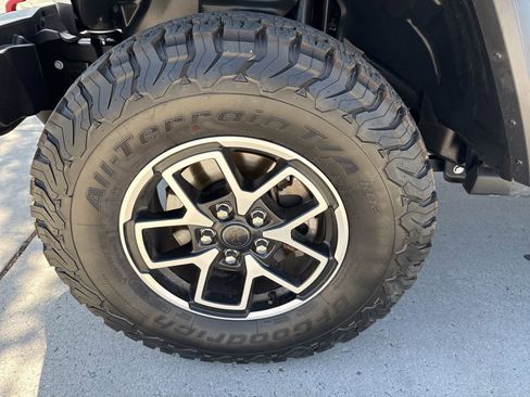 Used 2026 Jeep Wrangler Unlimited Rubicon AWD/4WD image 10