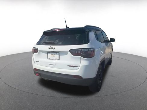 Used 2025 Jeep Compass Trailhawk AWD/4WD image 14