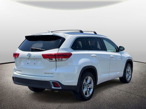 Used 2018 Toyota Highlander Limited AWD/4WD image 2
