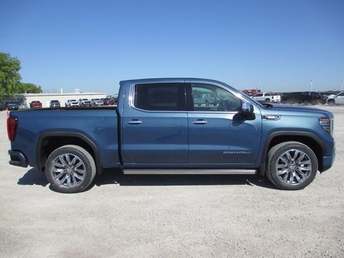 New 2026 GMC Sierra 1500 Denali w/ Denali Reserve Package AWD/4WD image 3