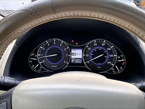 Used 2013 INFINITI QX56 w/ Theater Pkg image 24