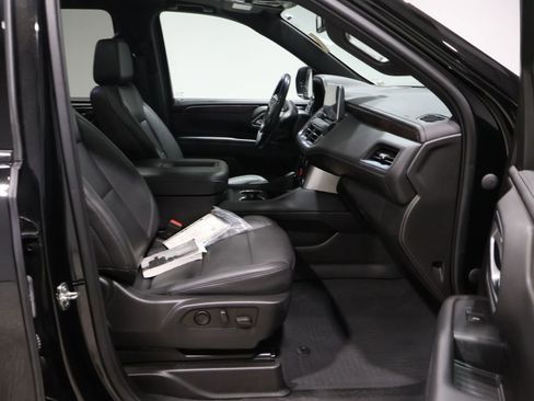 Used 2022 Chevrolet Suburban Z71 w/ Z71 Off-Road Package image 24