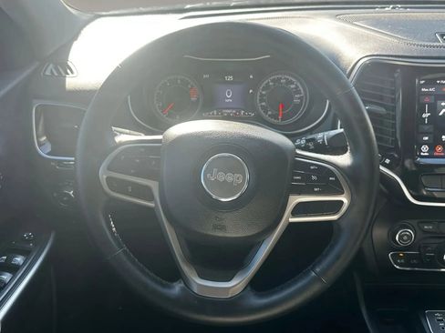 Used 2019 Jeep Cherokee Limited FWD image 31
