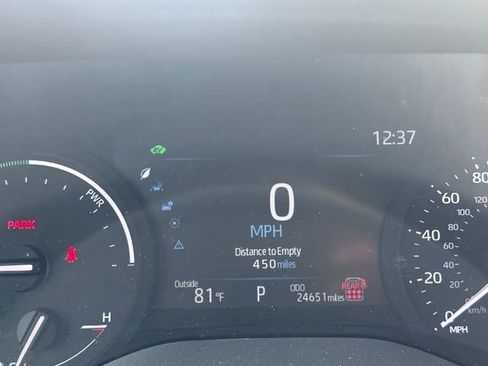 Used 2025 Toyota Sienna LE AWD/4WD image 13