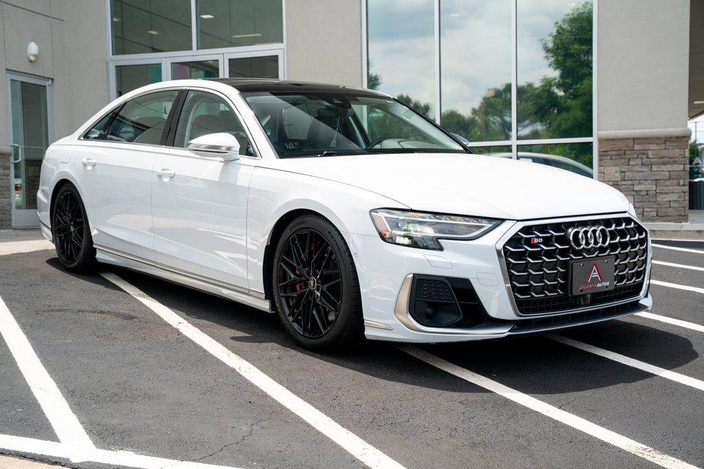 Used 2023 Audi S8 AWD/4WD image 7