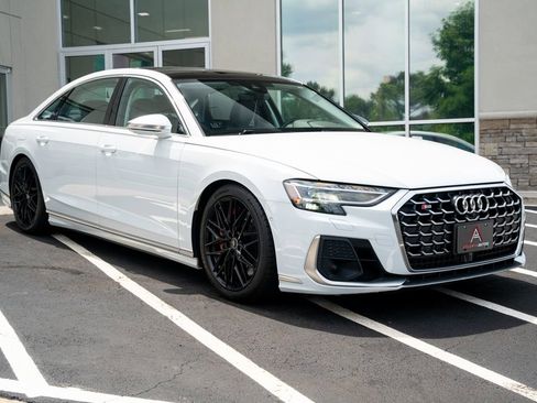 Used 2023 Audi S8 AWD/4WD image 7