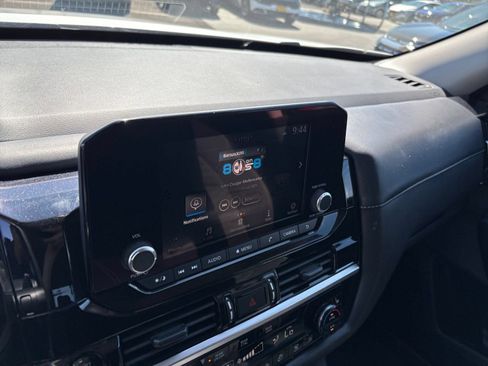 Used 2025 Nissan Pathfinder SV AWD/4WD image 20