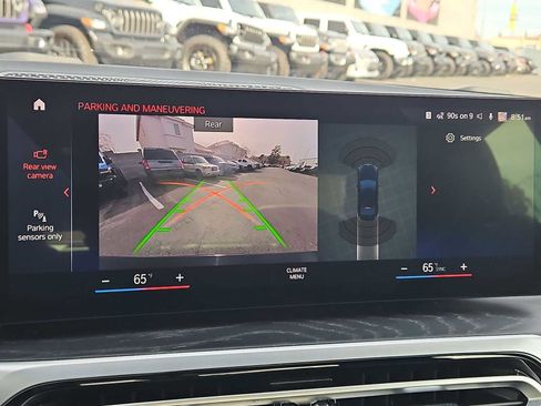 Used 2023 BMW 330e image 30