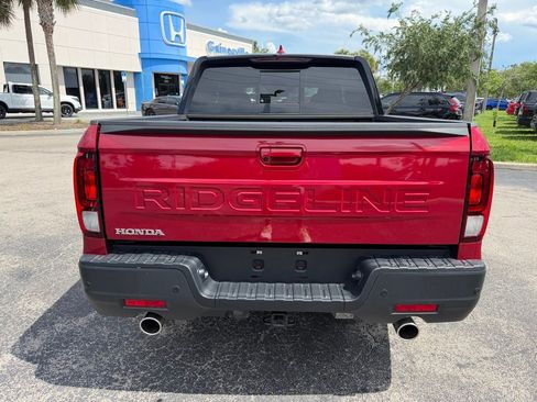 Used 2025 Honda Ridgeline Black Edition image 5
