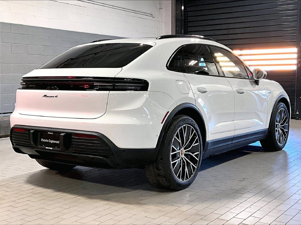 Used 2026 Porsche Macan 4 Electric AWD/4WD image 24
