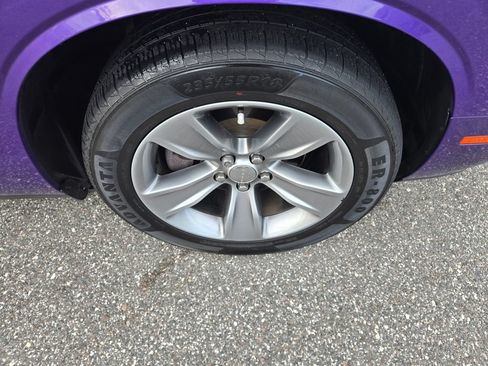 Used 2019 Dodge Challenger SXT RWD image 10