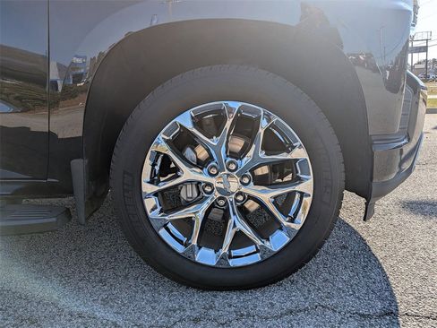 Used 2020 Chevrolet Silverado 1500 High Country w/ Technology Package image 11