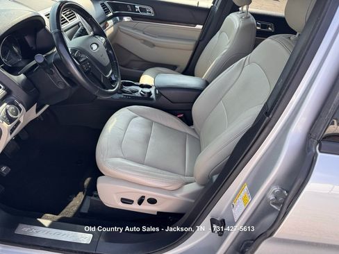 Used 2019 Ford Explorer Limited w/ Ford Safe & Smart Package AWD/4WD image 25