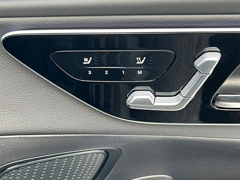 Certified 2025 Mercedes-Benz GLC 300 image 16