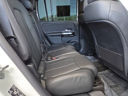 Certified 2022 Mercedes-Benz GLB 250 4MATIC image 18