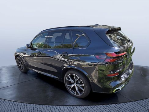 Used 2024 BMW X5 xDrive40i w/ M Sport Package AWD/4WD image 3
