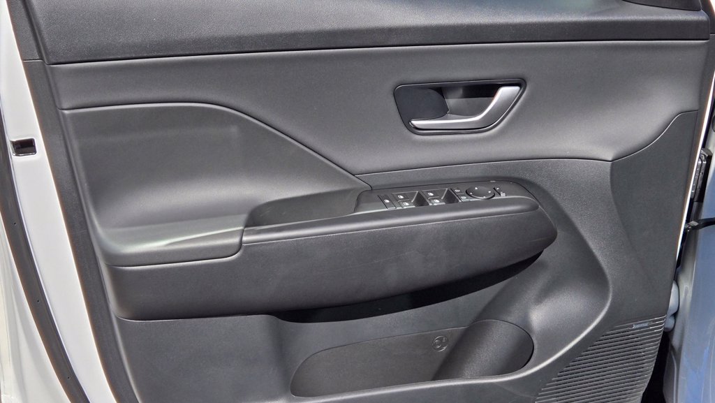Used 2026 Hyundai Kona Limited FWD image 15