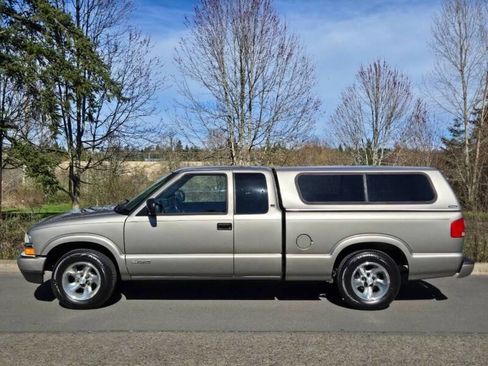 Used 2003 Chevrolet S10 Pickup LS RWD image 4