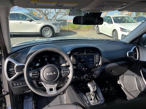 Used 2025 Kia Soul LX w/ LX Technology Package image 33