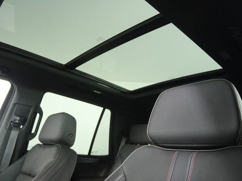 Used 2024 Chevrolet Tahoe RST w/ Luxury Package AWD/4WD image 11