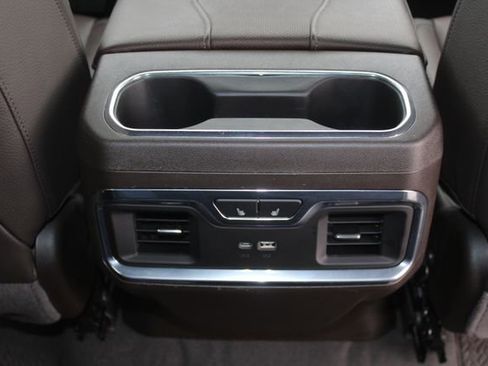 Used 2024 GMC Sierra 1500 Denali w/ Technology Package AWD/4WD image 19