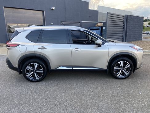 Certified 2023 Nissan Rogue Platinum w/ Platinum Premium Package FWD image 4