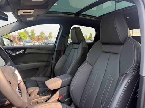 Used 2023 Audi Q4 e-tron Premium AWD/4WD image 9