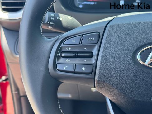 Used 2025 Hyundai Venue Limited FWD image 16
