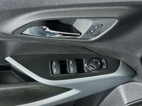 Used 2025 Chevrolet Trax LS image 15